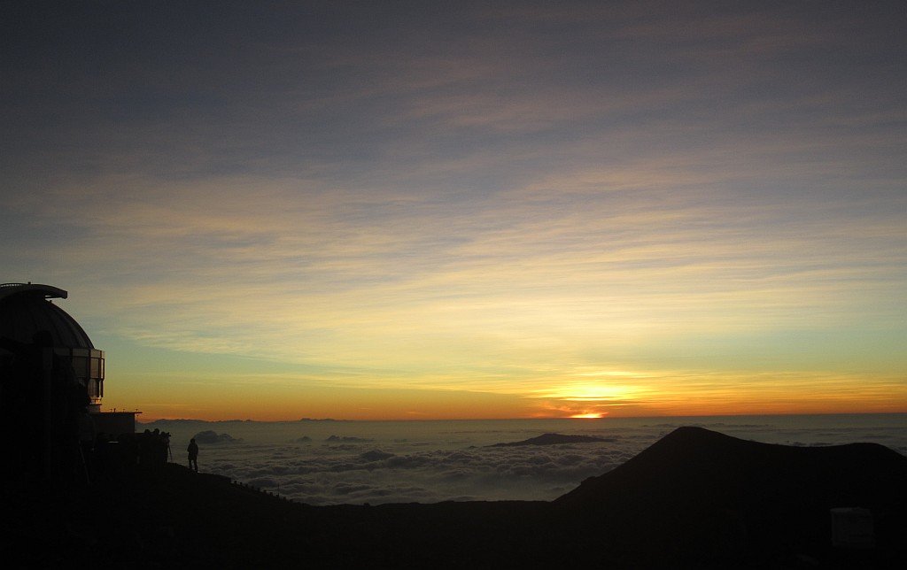sunsetfrommaunakea.jpg